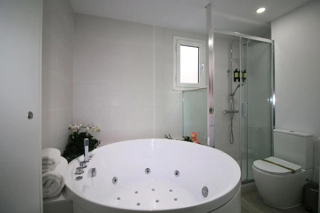 Luxurius Apartment For 4 People With Jacuzzi Barcelona Spain