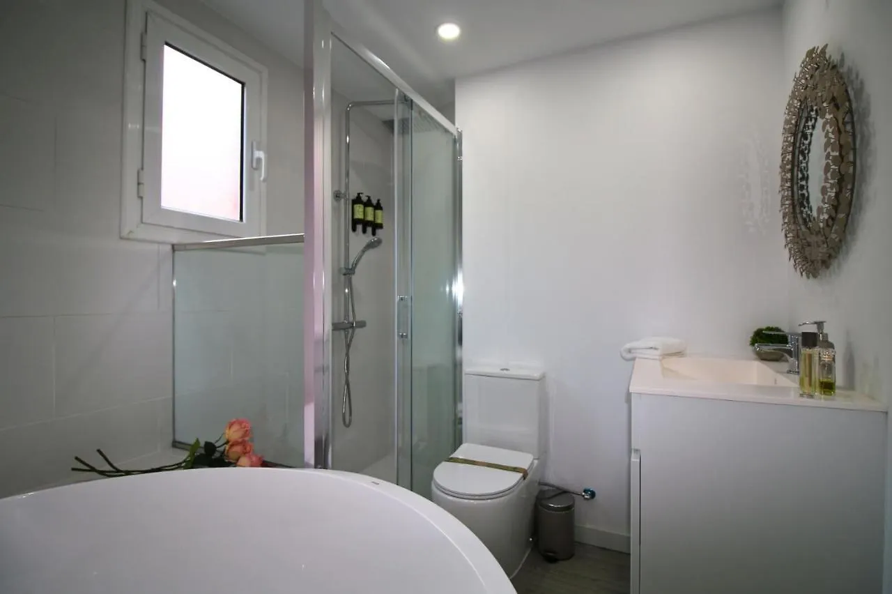 Luxurius Apartment For 4 People With Jacuzzi Barcelona Spain
